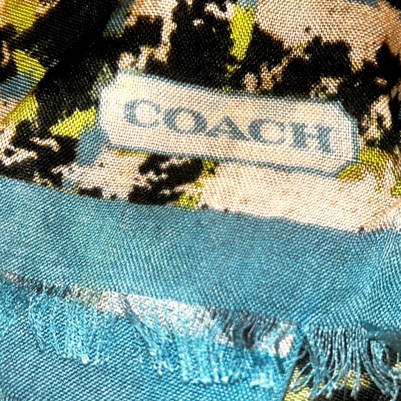 COACH Square Silk/Modal ( Worn One Time) Bonnie Boucle" Scarf - Picture 2 of 4